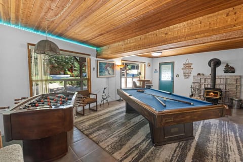 Hummingbird Haven - Walk to Lake House in Big Bear