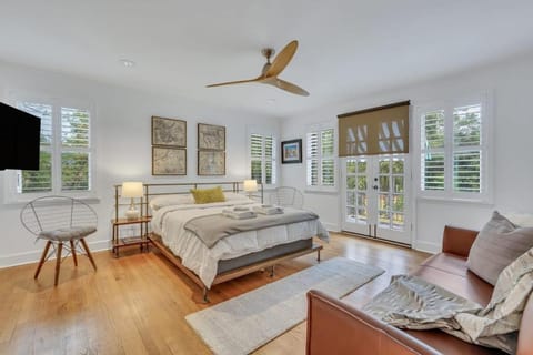 The Grey - Large Eclectic and Quiet Home House in Statesboro