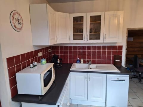 Maison en pierre proche mer, commerces et bus House in Plérin