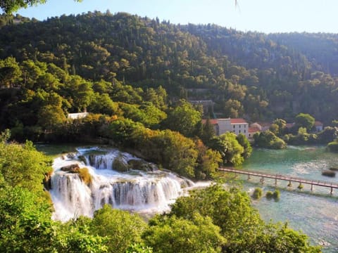 Nearby landmark, Natural landscape