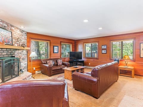 A great mountain home offering amenities that makes for a great getaway in Lake Tahoe House in Incline Village