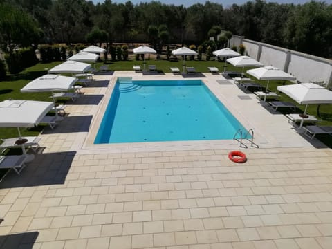 Swimming pool, Swimming pool