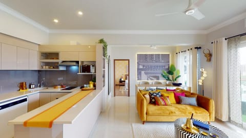 Kitchen or kitchenette, Living room, Seating area, Dining area, minibar, stove