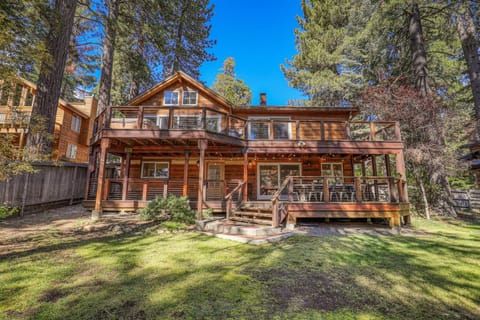 Lupine Lodge at Tahoe Park on the West Shore - Hot Tub, Beach Access, Near Ski Resorts! House in Tahoe City