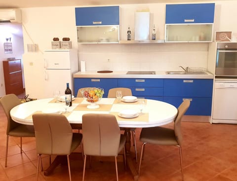 Apartments Petrović Apartment in Tisno