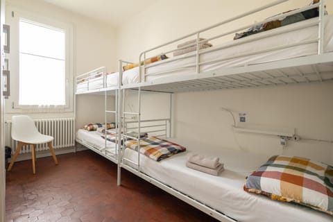 Photo of the whole room, Bedroom, bunk bed, towels