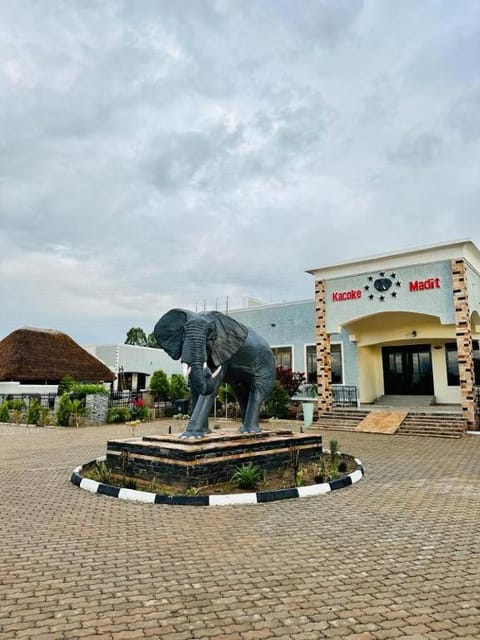 Property building, Nearby landmark