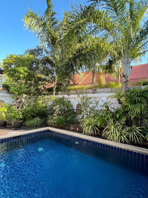 Garden, Swimming pool
