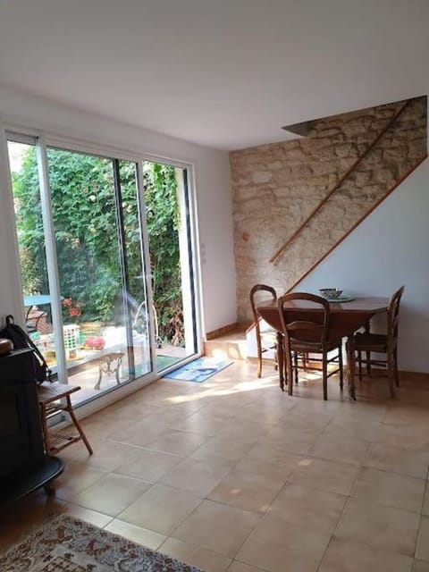 Maison jardin porte de paris Apartment in Vitry-sur-Seine