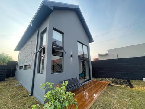 Property building, Balcony/Terrace