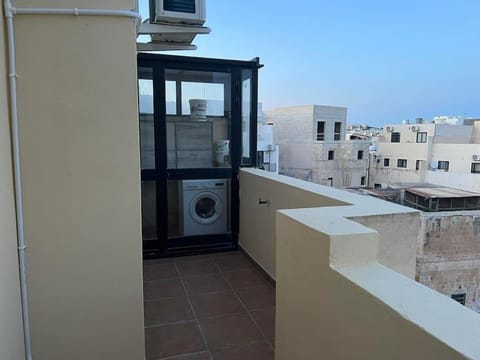 2 Bedroom Penthouse with country and sea views Apartment in Marsaskala