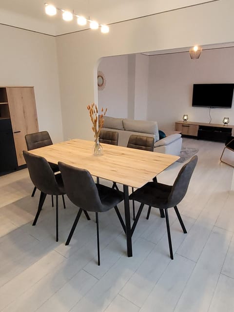 TV and multimedia, Seating area