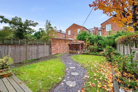 Property building, Day, Garden, Other, Garden view