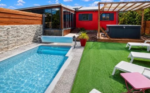 Garden view, Swimming pool, sunbed