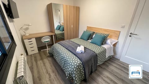 Amplia casa de 9 hab, Cabral. House in Vigo