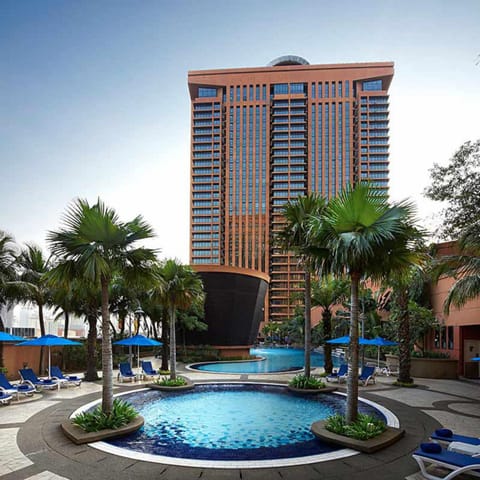 Property building, Day, Pool view, Swimming pool