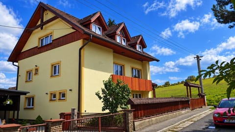 Property building, Nearby landmark, Day, Neighbourhood
