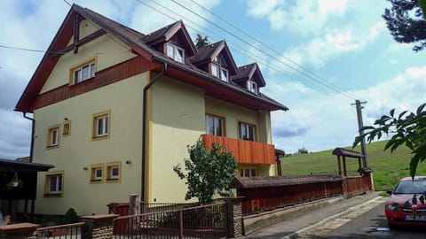 Property building, Day, Street view