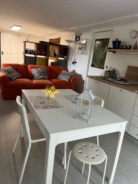 Studio renové rdc terrasse wépion (Namur) Apartment in Wallonia, Belgium