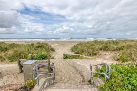 Sunset Crest MCA 50608 House in Manzanita