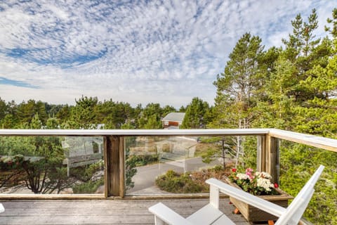 Sunset Crest MCA 50608 House in Manzanita