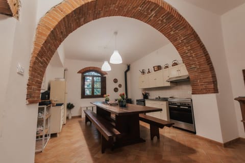 Kitchen or kitchenette, Dining area, Lunch, stove, kitchen