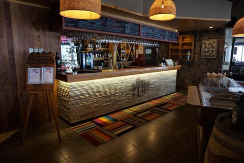 Lounge or bar, Lounge or bar