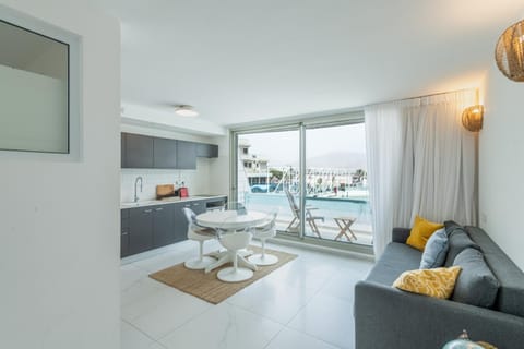 Kitchen or kitchenette, Living room, Dining area