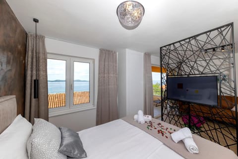 TV and multimedia, Bedroom, Sea view