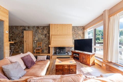 Le plus grand appartement, 150 M2, et la plus belle vue d'Isola 2000 Front de Neige Apartment in Isola