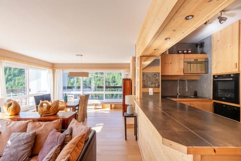 Le plus grand appartement, 150 M2, et la plus belle vue d'Isola 2000 Front de Neige Apartment in Isola