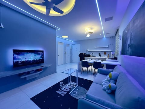 Living room, Seating area, Dining area, air conditioner