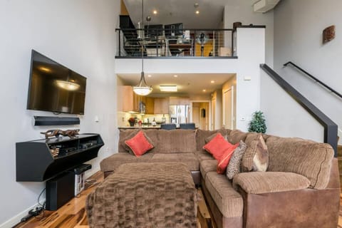 Modern 2BR Downtown San Jose Condo Walkable House in San Jose