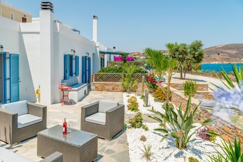 Property building, Balcony/Terrace, Sea view