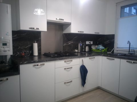 Coffee/tea facilities, stove