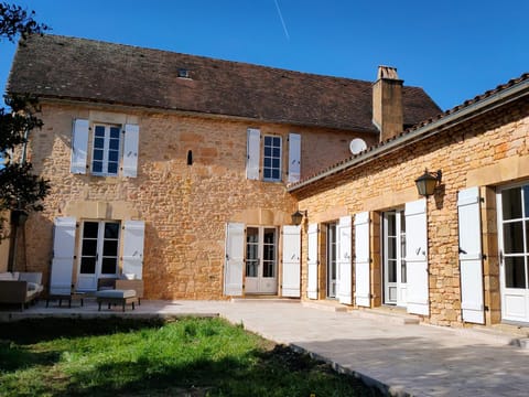 Property building, Day