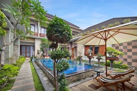 Swimming pool, Swimming pool