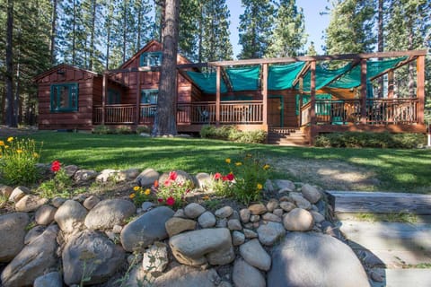 Ward Creek Retreat - Cozy Old Tahoe Cabin w Short Drive to Ski Resorts Pet Friendly Cabin in Tahoe City