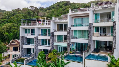 Property building, Day, Natural landscape, View (from property/room), Balcony/Terrace, Mountain view, Pool view, Swimming pool
