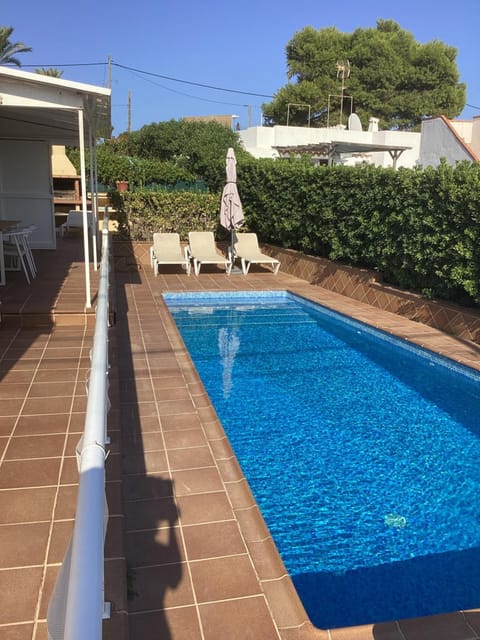 Pool view, Swimming pool, sunbed
