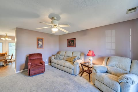 Georgetown Home about 6 Mi to Kentucky Horse Park! House in Georgetown