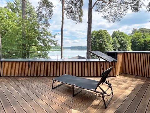 View (from property/room), Balcony/Terrace, Balcony/Terrace, Lake view