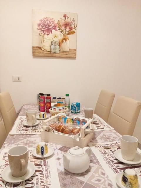 Dining area, Breakfast