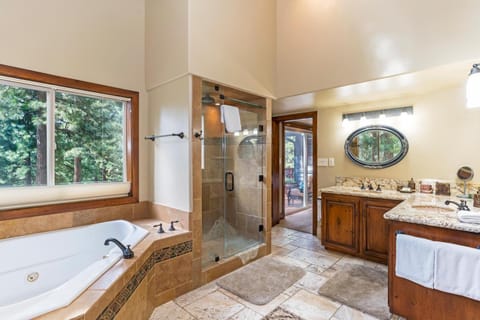 585 Knotty Pine - Gorgoeous Moutain Home House in Incline Village