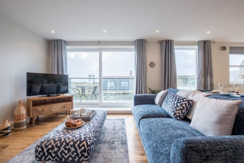 Communal lounge/ TV room, TV and multimedia, Balcony/Terrace, Living room, Seating area