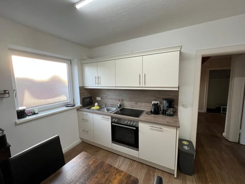 Kitchen or kitchenette, dishwasher, pet friendly, stove