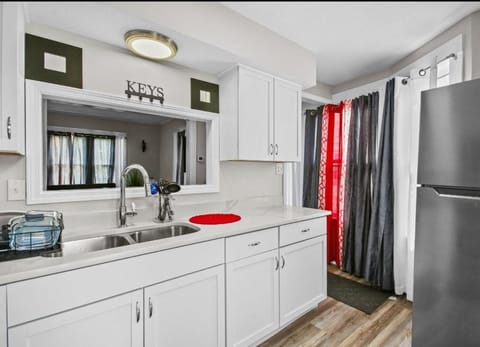 St Paul Fry Street Den Suite#1 Apartment in Saint Paul