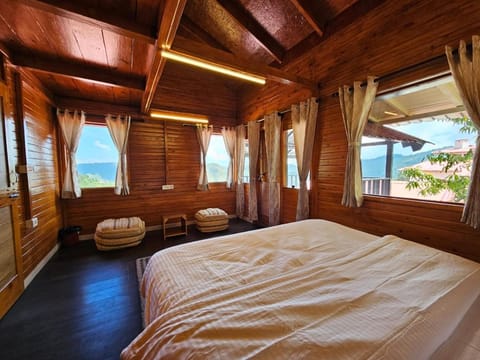 Bed, Photo of the whole room, Bedroom, Mountain view