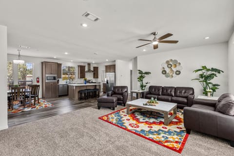 Kitchen or kitchenette, Living room, Seating area, Dining area, dishwasher, oven, stove