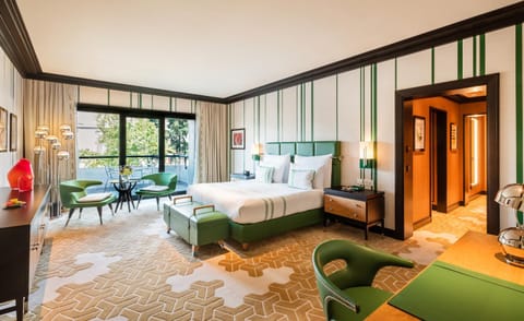 Bed, Living room, Photo of the whole room, Seating area, Bedroom, towels